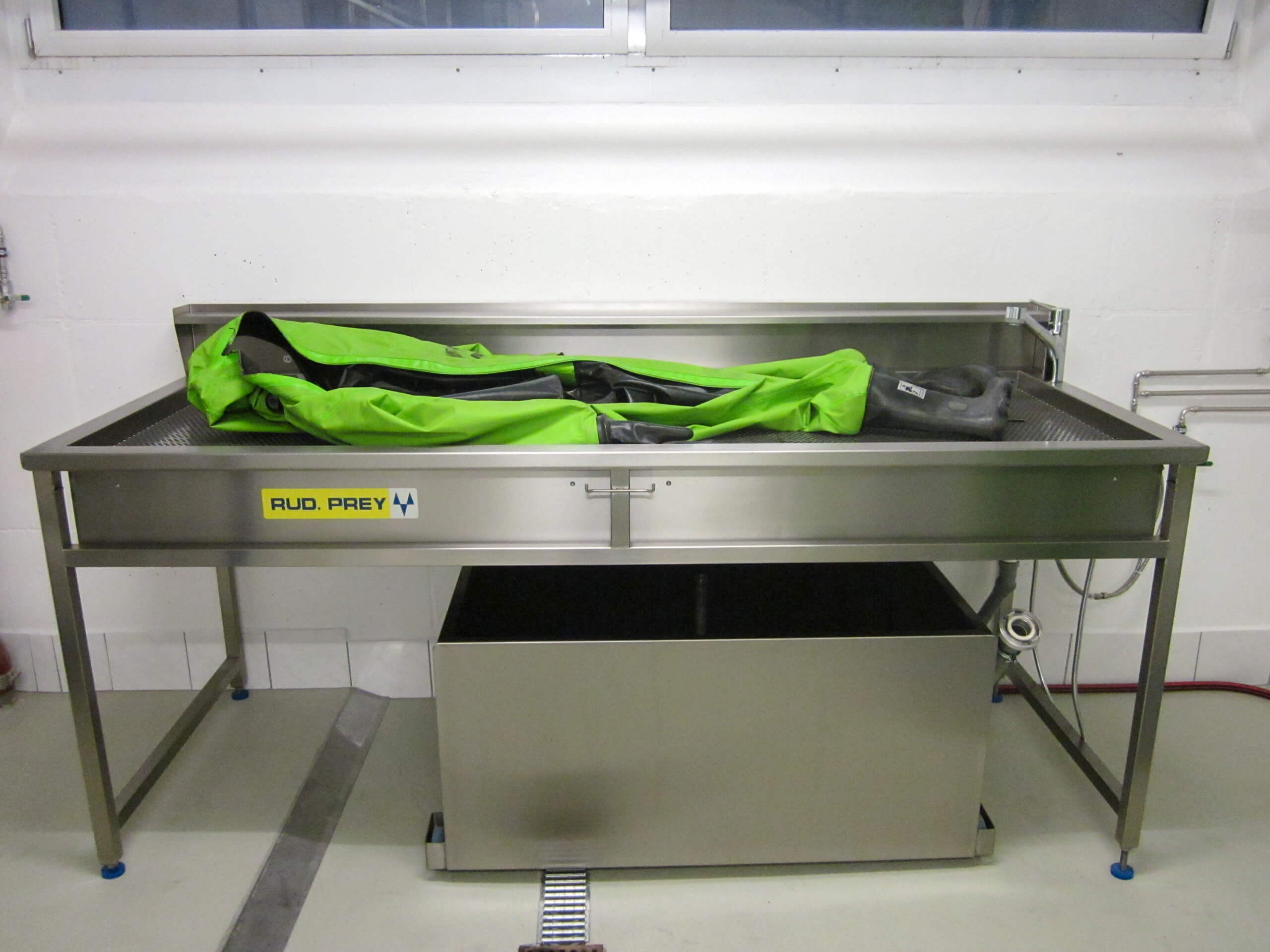 SPE Schutzzeug-Pflege-Einrichtung