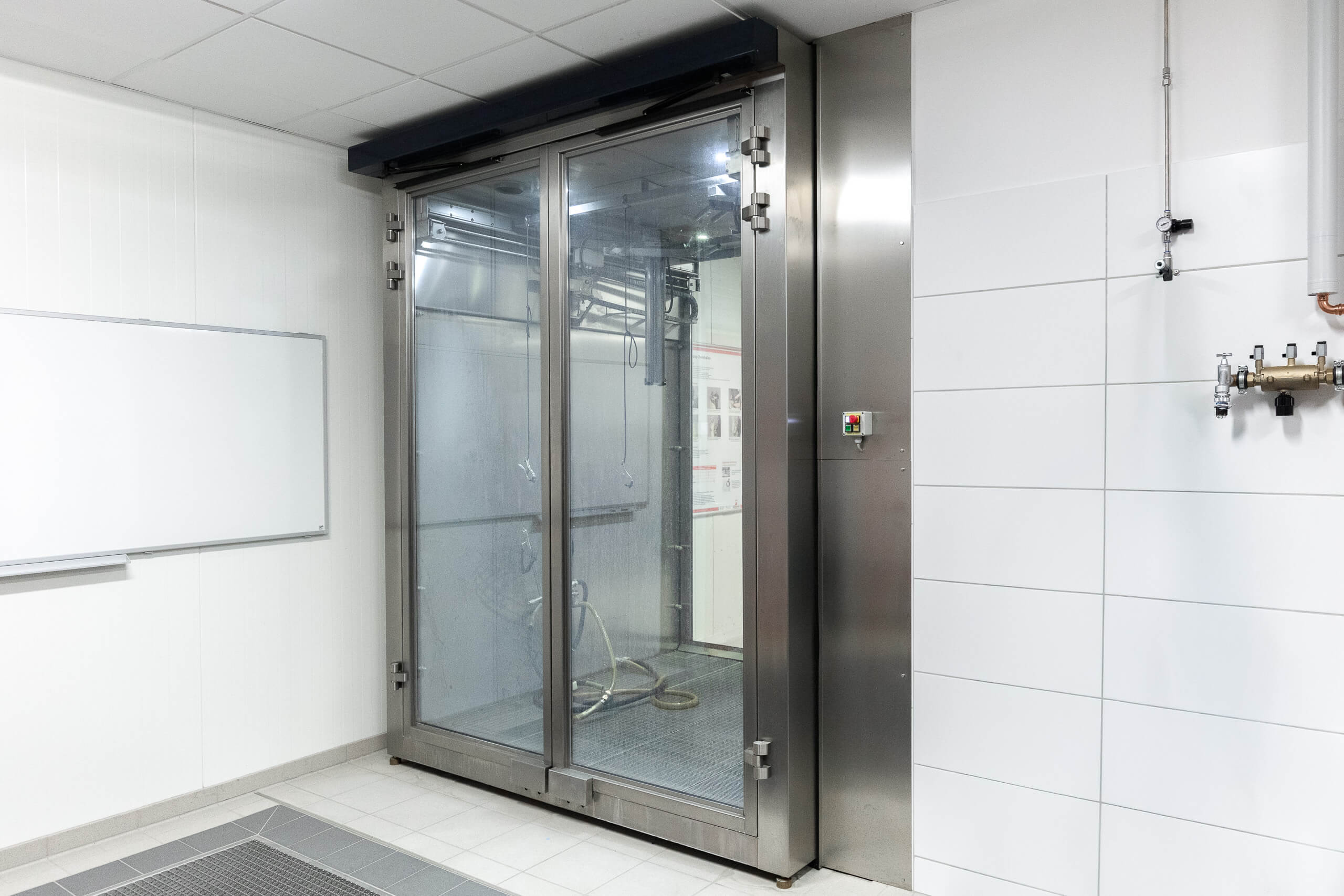 CPA 24 Chemikalienschutzzeug-Pflege+Prüf-Anlage