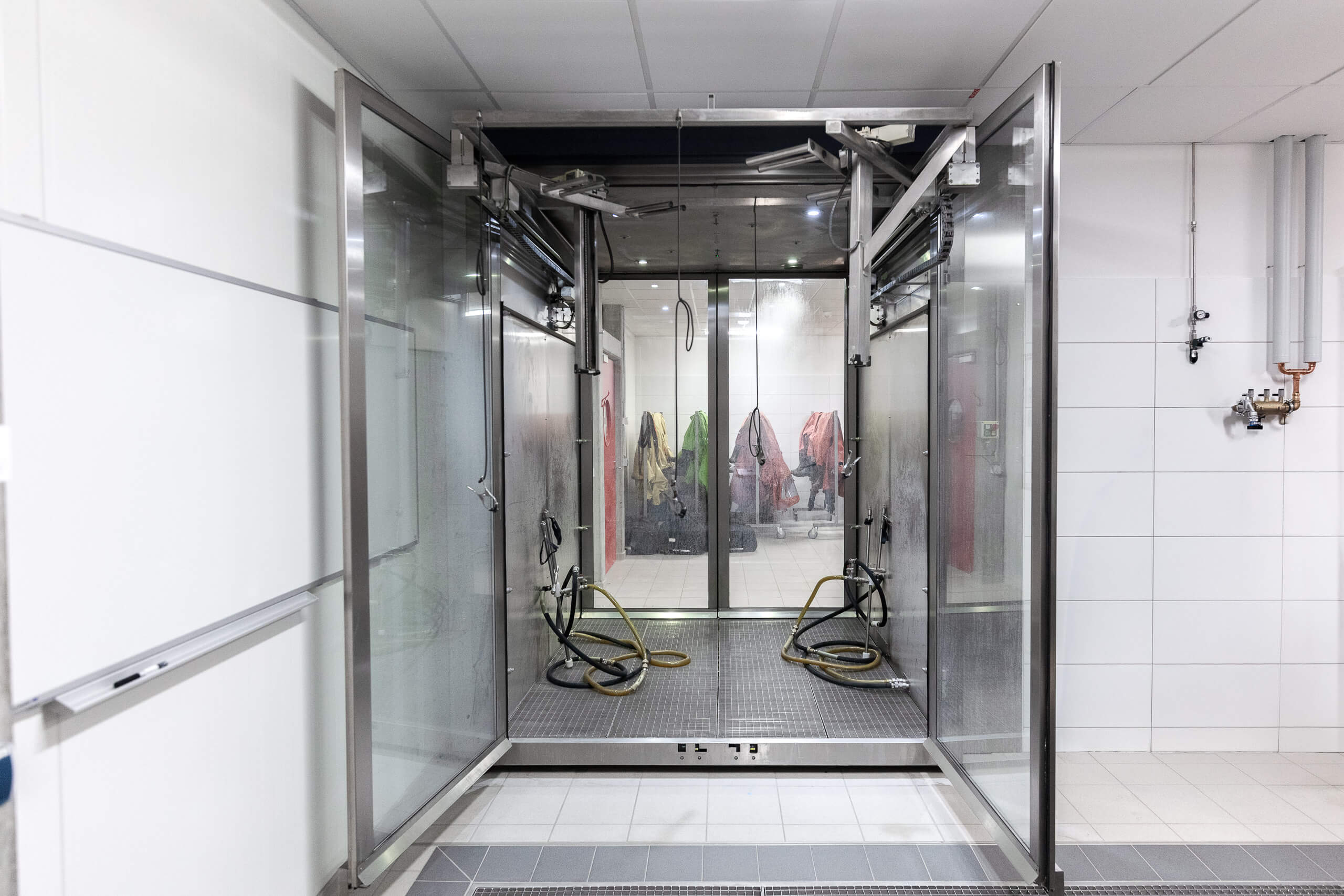 CPA 24 Chemikalienschutzzeug-Pflege+Prüf-Anlage