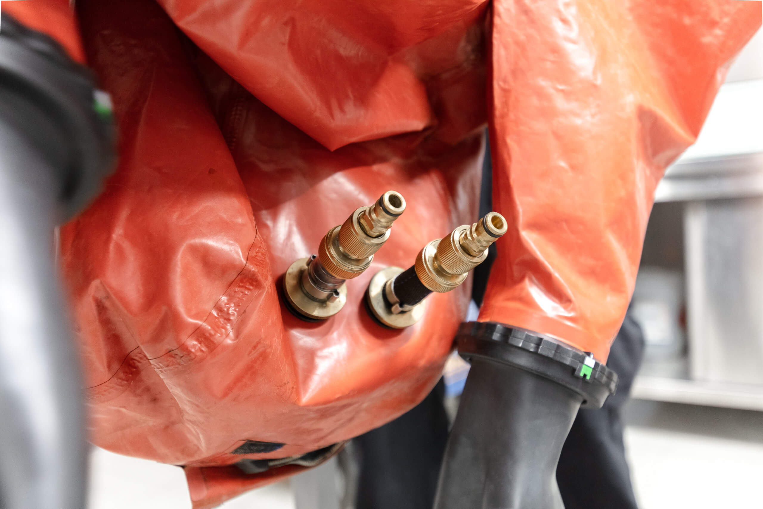 CPA 24 Chemikalienschutzzeug-Pflege+Prüf-Anlage