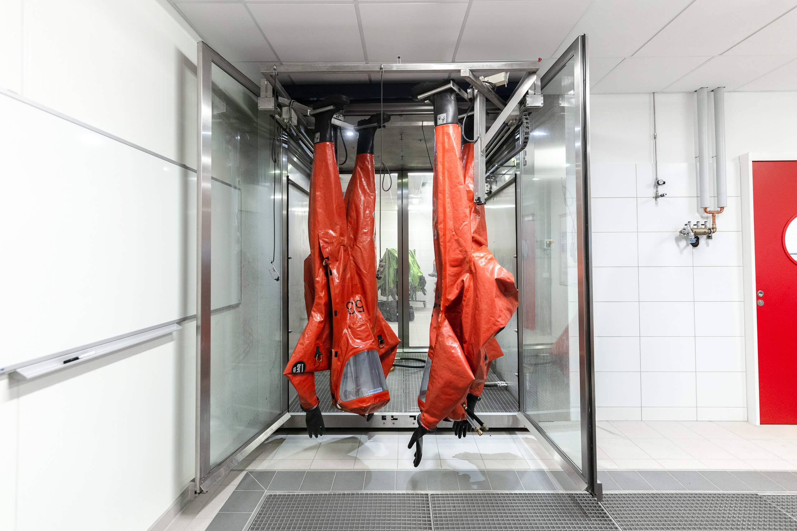 CPA 24 Chemikalienschutzzeug-Pflege+Prüf-Anlage