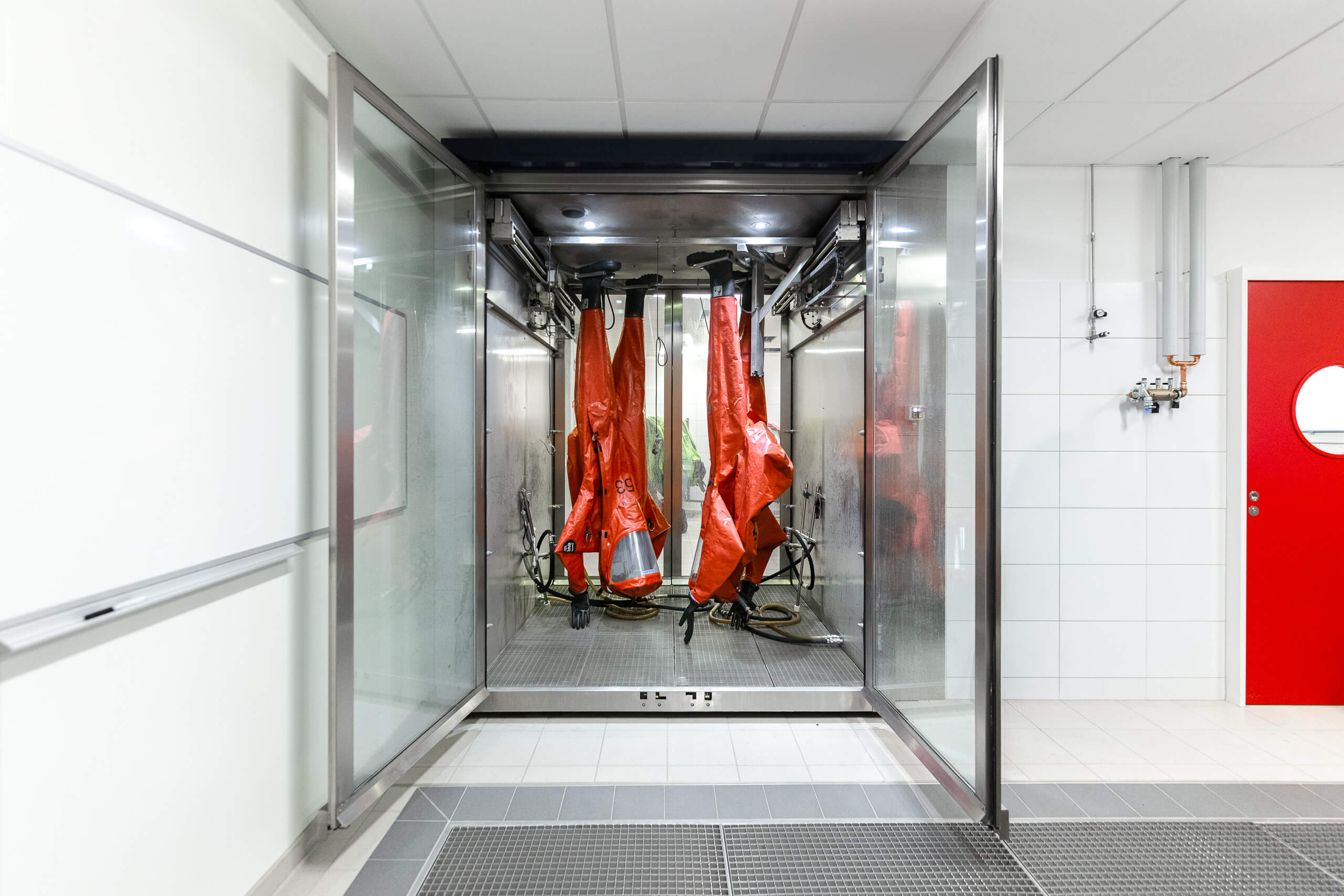 CPA 24 Chemikalienschutzzeug-Pflege+Prüf-Anlage