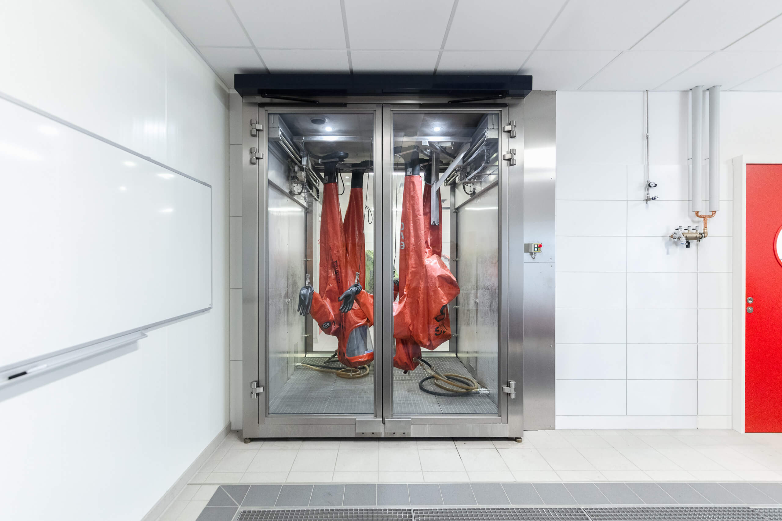 CPA 24 Chemikalienschutzzeug-Pflege+Prüf-Anlage