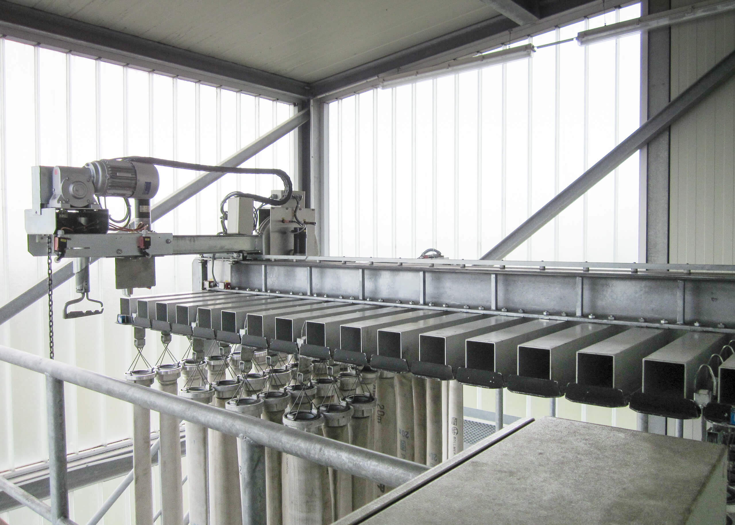 ASA-B Automatische-Schlauch-Aufhängebühnenanlage